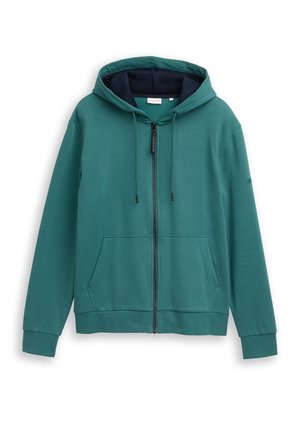 Teal zip-up hoodie met een donkere binnensluiting van de capuchon, voorzakken met een kangoeroe-stijl, koordjes en lange mouwen op een witte achtergrond.