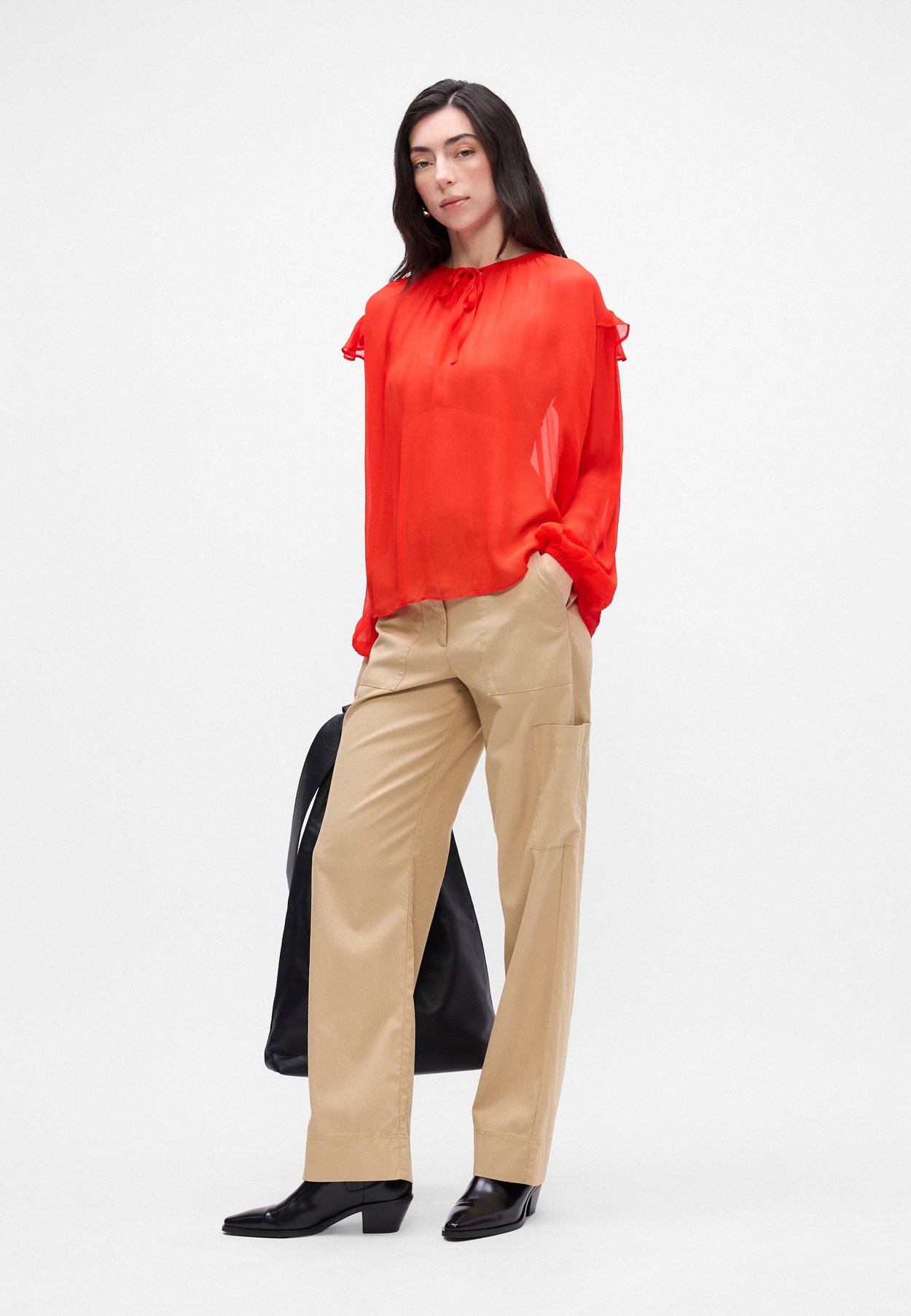 BLOUSE