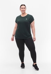 Active by Zizzi KURZARM - T-shirt basic - scarab