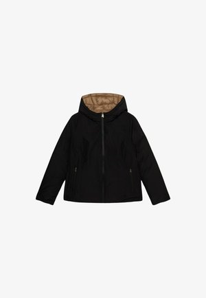 Giacca a vento nera con cappuccio, con un interno di colore marrone chiaro a contrasto, zip frontale e due tasche laterali. Texture liscia e design leggero.