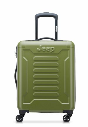 Olivenfarbene Hartschalengepäck mit einer strukturierten Oberfläche, ausgestattet mit einem einziehbaren schwarzen Griff und vier schwarzen Rädern. "Jeep" auf der Vorderseite geprägt.