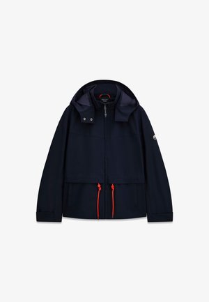 Marineblaue Kapuzenjacke mit Frontreißverschluss, verstellbaren roten Kordeln, Druckknopfkragen und langen Ärmeln mit einem Logopatch am linken Arm.