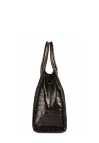 Borsa a tracolla in pelle marrone con motivo coccodrillo, dotata di due manici strutturati e un dettaglio hardware circolare nella parte superiore.