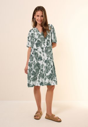 Cecil GEMUSTERTES CREPE - Day dress - grün