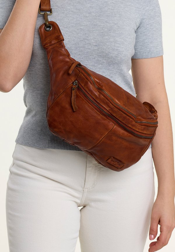 FREYA - Gürteltasche - cognac