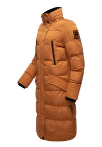 Oranžna izolirana parka s visokim ovratnikom, žepom z zadrgo in črnimi rebrastimi manšetami. Ima prešit dizajn za dodatno toploto.