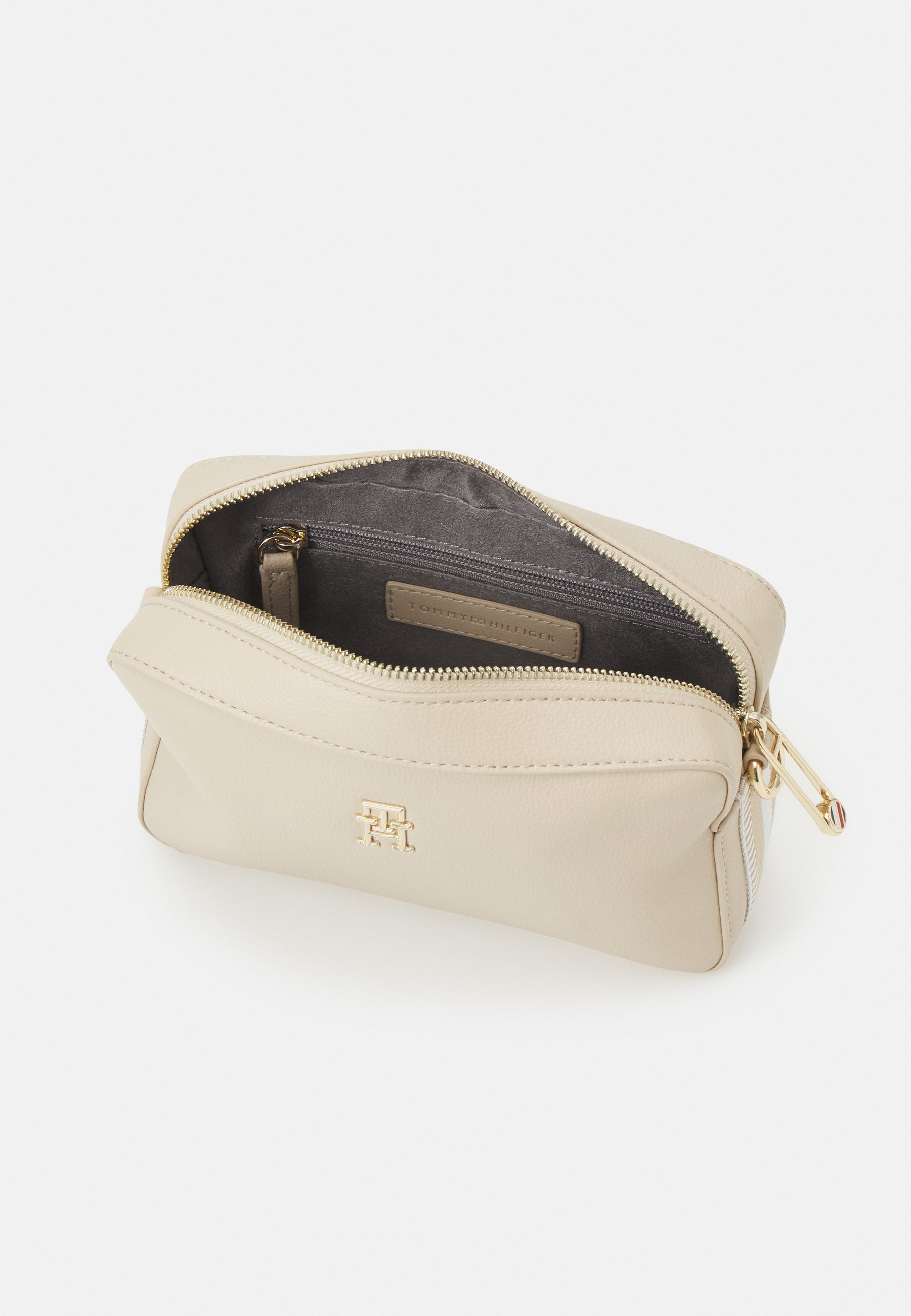 Tommy Hilfiger ESSENTIAL CAMERA BAG - Geantă crossbody - white