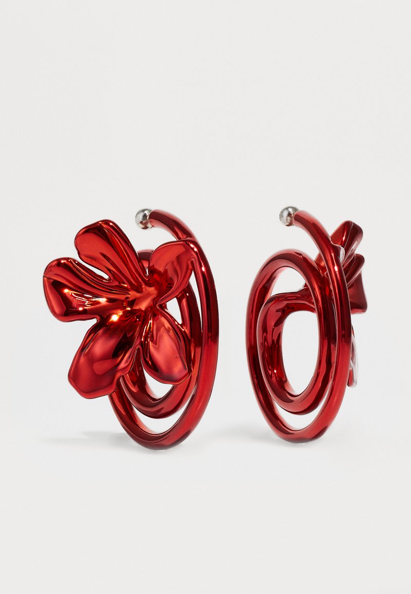 HUGO KREIT FLORAL TWIST EARRINGS - Pendientes - red