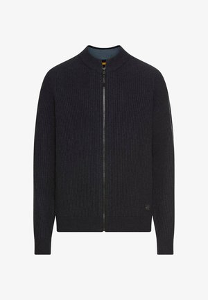 Dunkelblauer, gerippter Reißverschluss-Pullover mit hohem Kragen, der einen kontrastierenden Innenkragen und ein kleines Logo am Saum aufweist. Weiche Textur.