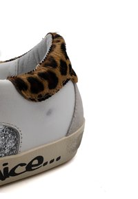 4B12 Sneakers basse - white