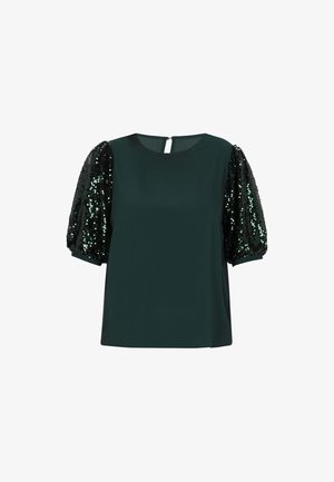 Sötétzöld blúz rövid puffos ujjal, fekete flitterekkel díszítve, kerek nyakkivágással és kulcslyuk hátlezárással. Sima szövetből készült.