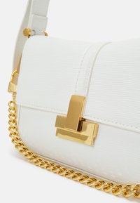 ALDO AVERIL - Geantă de mână - white