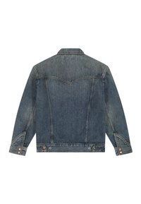 Vista trasera de una chaqueta clásica de mezclilla azul con puños y cintura abotonados, con textura desgastada y detalle de costura en la sisa.