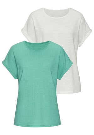 Zwei kurzärmelige T-Shirts: eines in helltürkis und das andere in Weiß, mit einem Rundhalsausschnitt und strukturiertem Stoff sowie umgeschlagenen Ärmelabschlüssen.