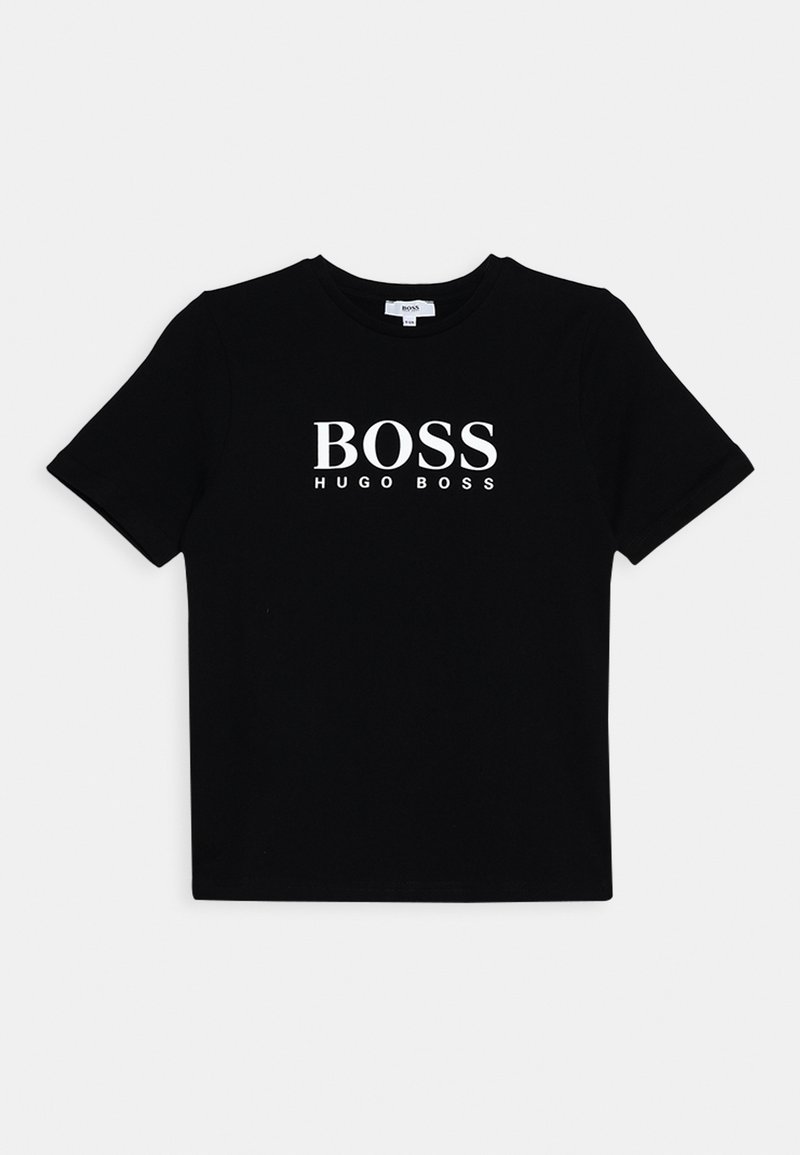 Camiseta negra de algodón de manga corta. Presenta un logo impreso en blanco "BOSS HUGO BOSS" en el centro. Diseño de cuello redondo, textura de tela lisa.