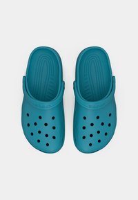 Crocs CLASSIC UNISEX - Iešļūcenes - turbo teal