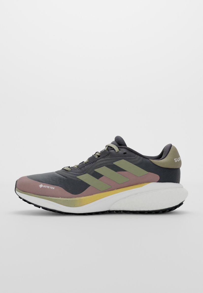 adidas Performance SUPERNOVA 3 GTX - Katujuoksukengät - core black/olive strata/wonder clay