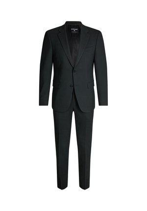 Completo nero realizzato in tessuto liscio, composto da un blazer a due bottoni, revers a punta e pantaloni con gamba dritta. Vestibilità aderente senza motivi visibili.