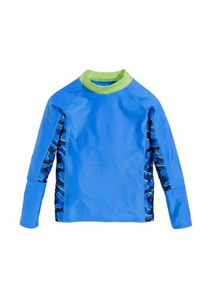 Niebieski rash guard z długim rękawem, limonkowozielonym kołnierzem i niebieskimi panelami kamuflażowymi po bokach i na rękawach.