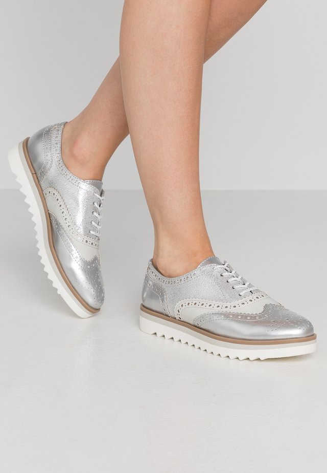 Lace-ups - silver