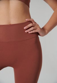 Onamaste Leggings - brique