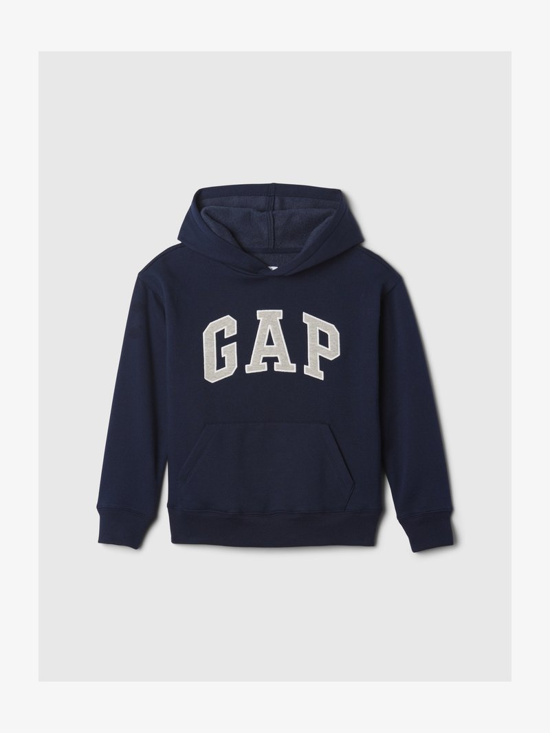 Marineblauwe hoodie met een grote kangaroo-zak aan de voorkant en grote witte letters "GAP" over de borst, weergegeven op een lichtgrijze achtergrond.