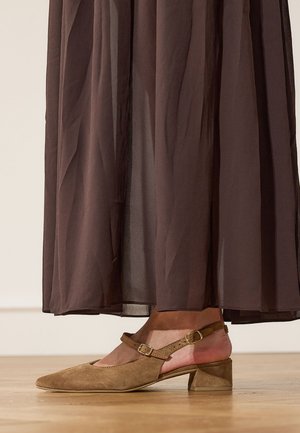 Manfield, Klassieke pumps - braun
