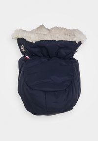Blauwe gewatteerde handschoenen met een witte faux fur rand, voorzien van een gerimpelde pols en een drukknoop aan de zijkant. Zachte, geborduurde textuur.