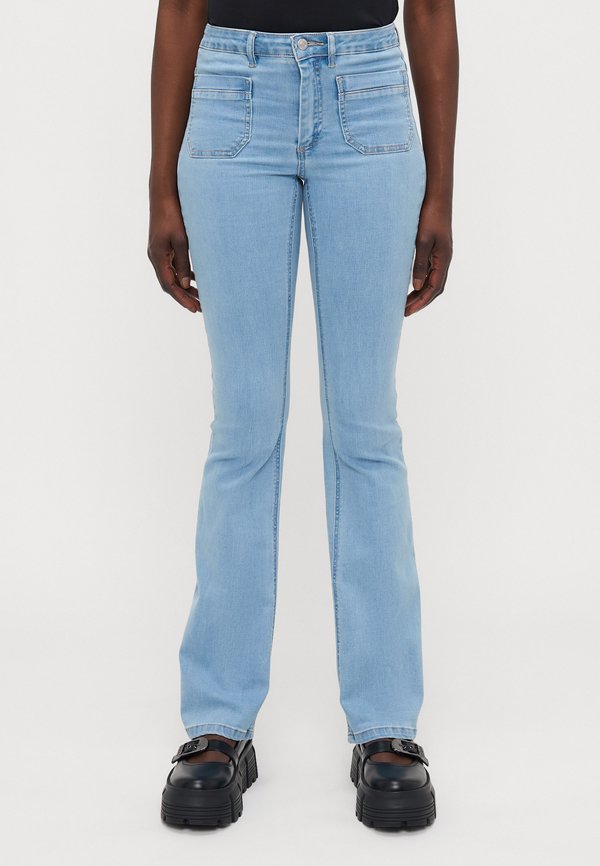 ONLWAUW POCKET - Flared Jeans