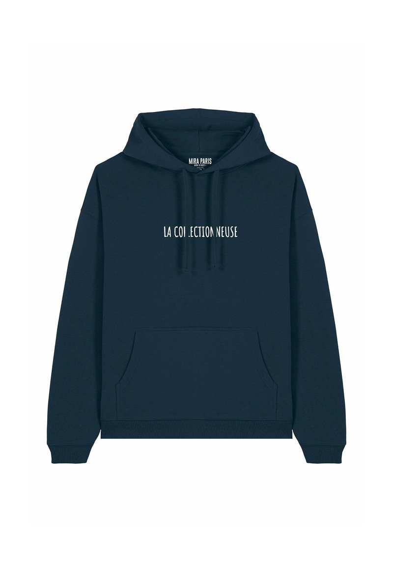 Hoodie bleu marine avec cordons de serrage, poche avant et texte blanc "LA COLLEC.TION NEUSE" affiché sur la poitrine. Fabriqué en tissu doux.