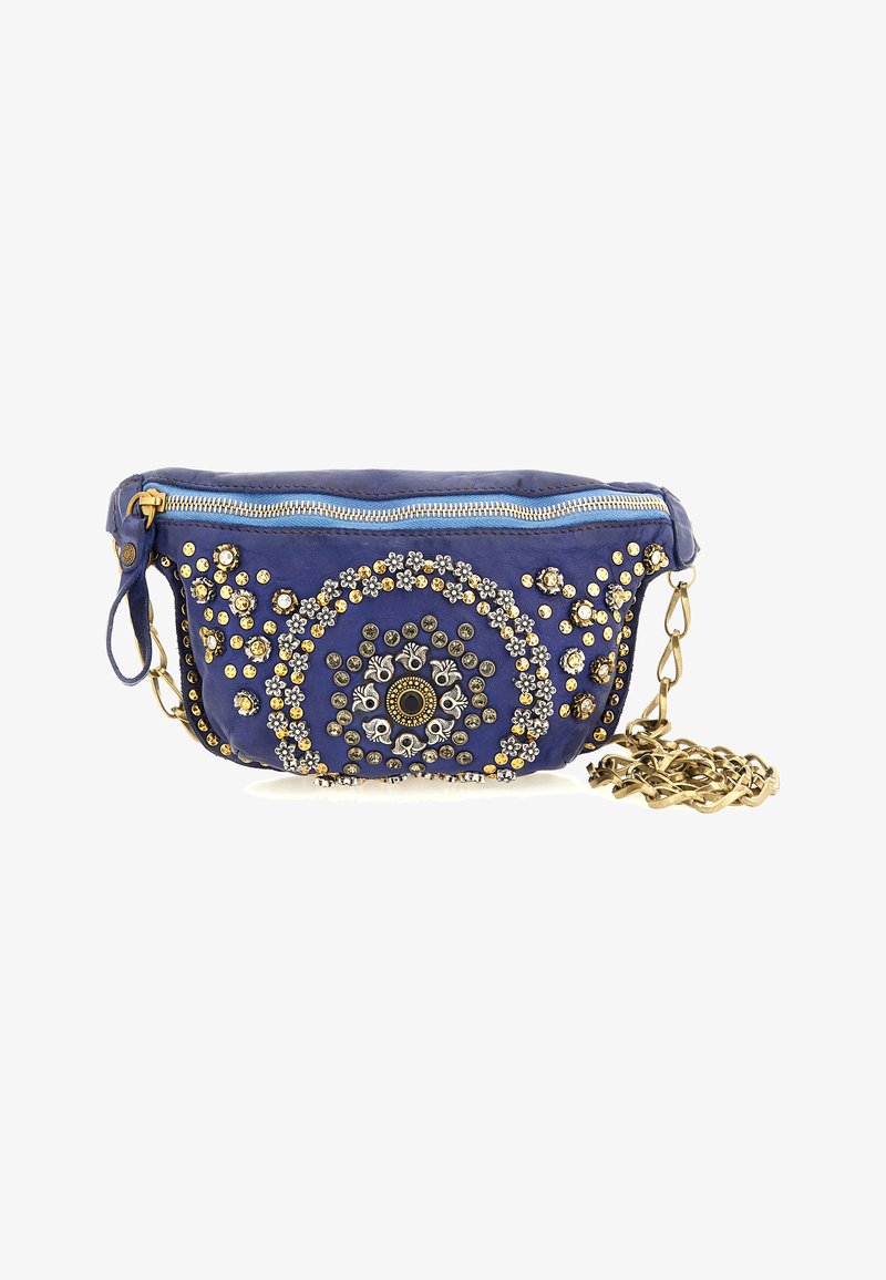 Borsa in pelle blu navy con dettagli intricati in perline dorate e argentate, caratterizzata da un motivo circolare e una tracolla a catena, apertura con zip.
