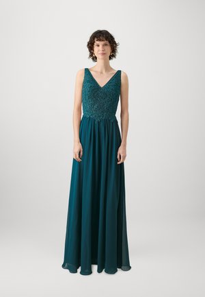 Occasion wear - forest