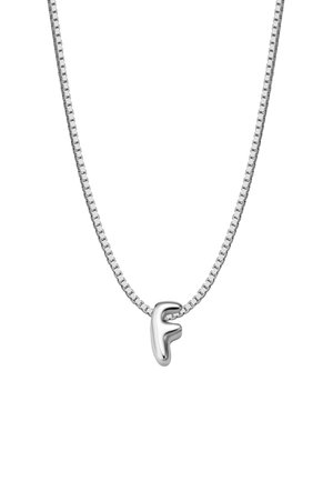Sølv kædedesign med et skulptureret bogstav "F" vedhæng, glat overflade og moderne udtryk med poleret finish.