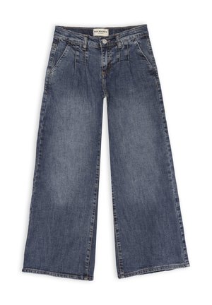 Jeans a gamba larga in denim blu medio, con pieghe frontali, design classico a cinque tasche e una leggera sfumatura per aggiungere texture.