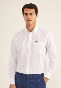 Non sélectionné, white