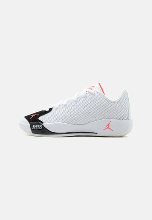 Jordan JORDAN LUKA 77 UNISEX - Basketbalová obuv - white/bright crimson/black/sail