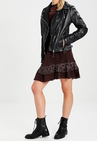 AllSaints Freizeitkleid - dark red
