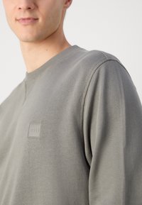 BOSS Melegítőfelső - open grey sixteen