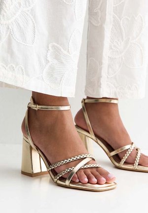 New Look Wide Fit, WIDE FIT   BLOCK HEEL SANDALS - High Heel Sandalette - gold-coloured