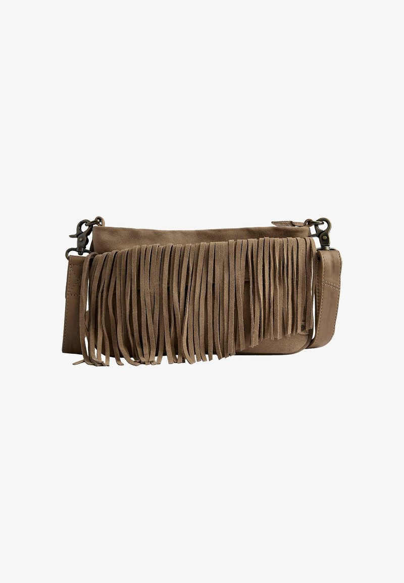 Bézs velúrból készült, téglalap alakú fröccsöntött crossbody táska. Hosszú, lógó bojt részletekkel és levehető pánttal rendelkezik.