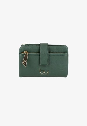 Portafoglio in pelle verde testurizzata con cerniera dorata, chiusura a scatto e logo metallico sulla parte anteriore.