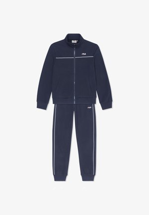 Mørkeblå FILA træningsdragt med jakke med fuld lynlås, hvide striber over bryst og ben samt elastiske manchetter på ærmer og bukser.