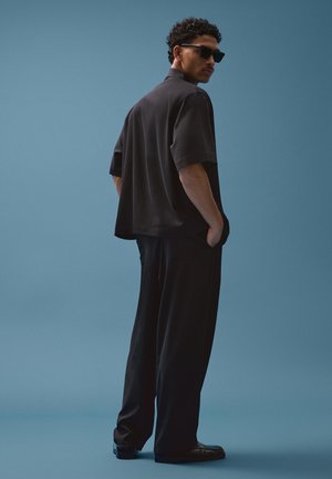 Bershka - Spodnie materiałowe