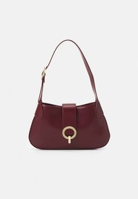 Bordozsarkanas ādas soma ar apaļu formu, zelta aplīša metāla detaļu un platu siksnu nēsāšanai.