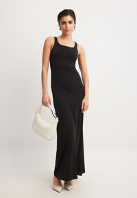 NA-KD - SCOOPED NECK TANK - Maxi šaty - black Miniatúrny obrázok 1