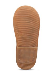 Sole di una scarpa per bambini con grip in gomma texturizzata, taglia contrassegnata come 19, caratterizzata da modelli di battistrada orizzontali e diagonali.