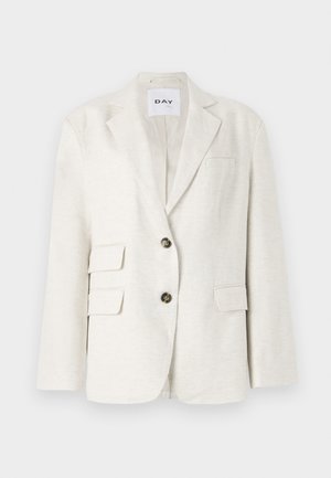 Blazer beige chiaro con un design aderente, rever a punta, due tasche frontali e bottoni scuri. Realizzato in tessuto texturizzato, con interno completamente foderato.