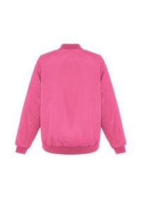 Roze bomberjack met een gladde textuur, voorzien van een geribde kraag en cuffs, en een elastische zoom. De achterkant is eenvoudig en niet versierd.