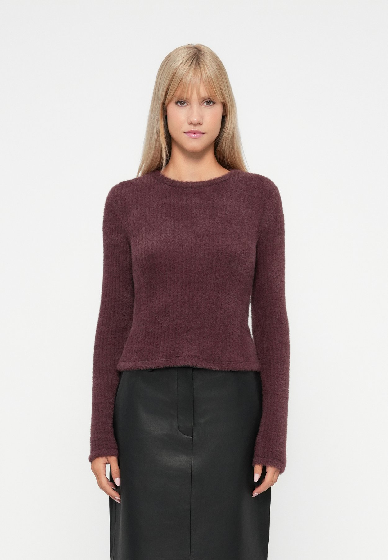 ONLVIOLA ROUND NECK TOP
