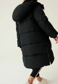 Mint Velvet Vinterfrakke - black